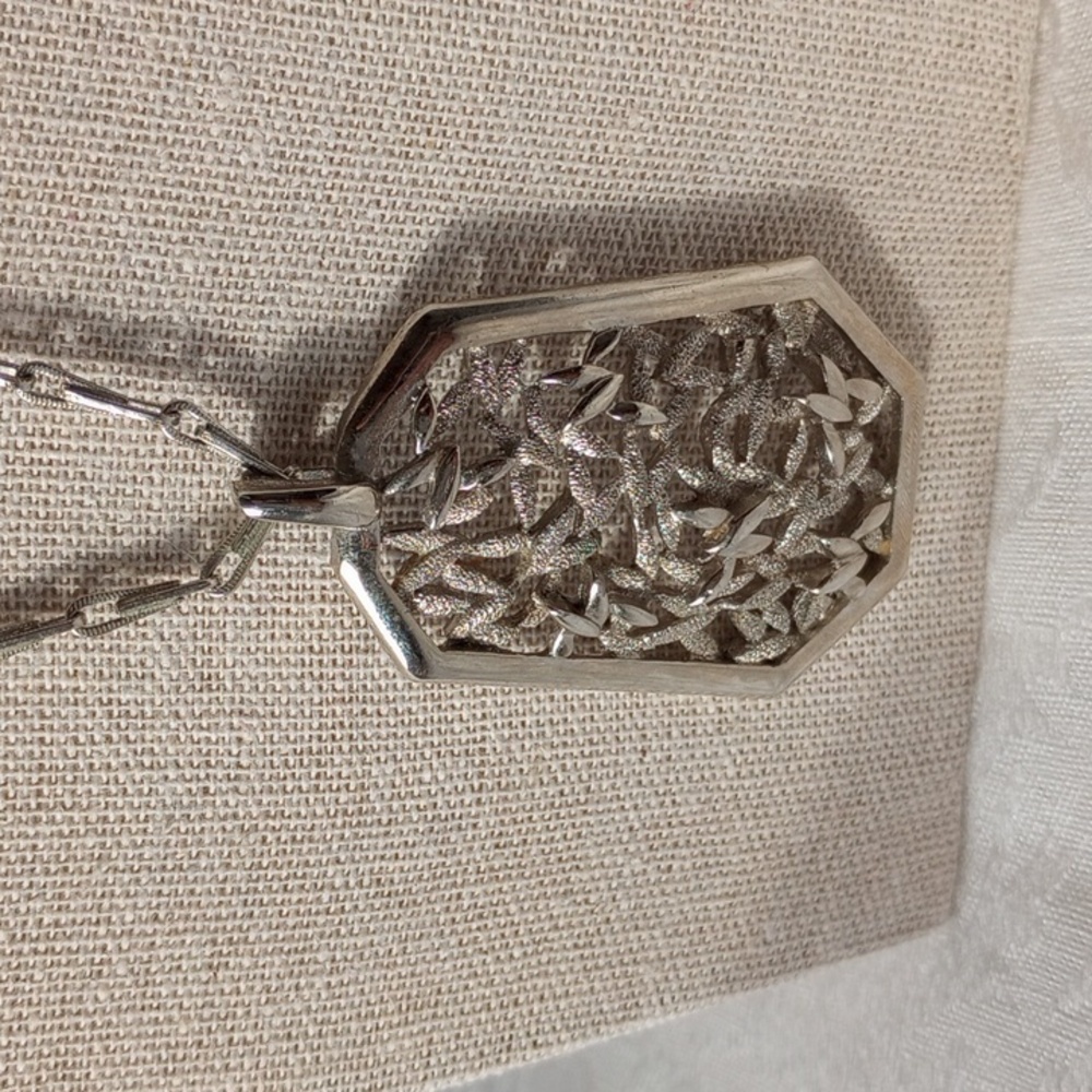 LARGE VINTAGE HEAVY ETCHED MEDALLION with OPEN FLORAL CUTWORK PENDANT NECKLACE
